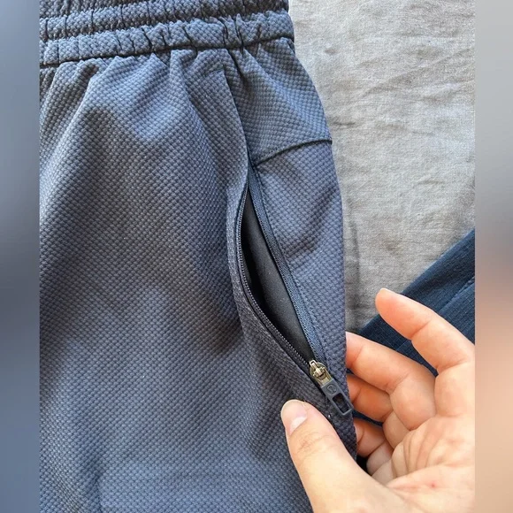 Lululemon “Utilitech” pant - Picture 3 of 7